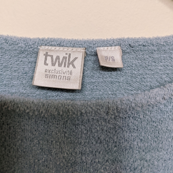 Pale blue slitted shoulders S long sleeves - Picture 4 of 6